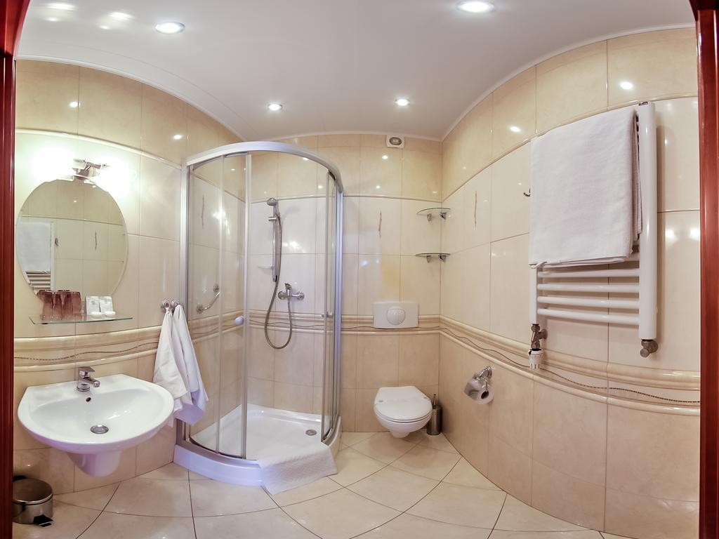 Hotel Palac Wisniewski Piekary Slaskie Quarto foto